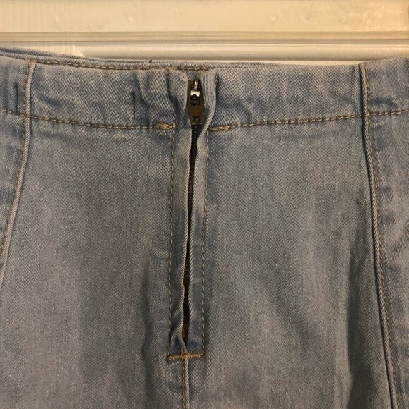 FOREVER 21 Small Light Wash Denim Jean Skirt Frayed Hem Stretch Bodycon Mini - Picture 4 of 5